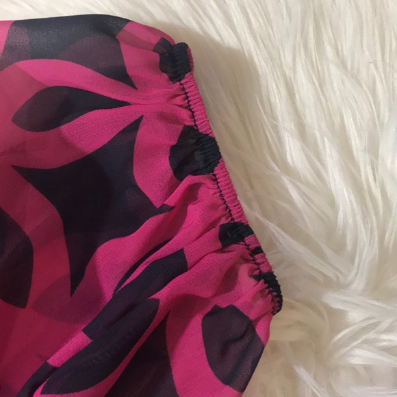 Cold Shoulder Sheer Top - Picture 4 of 4